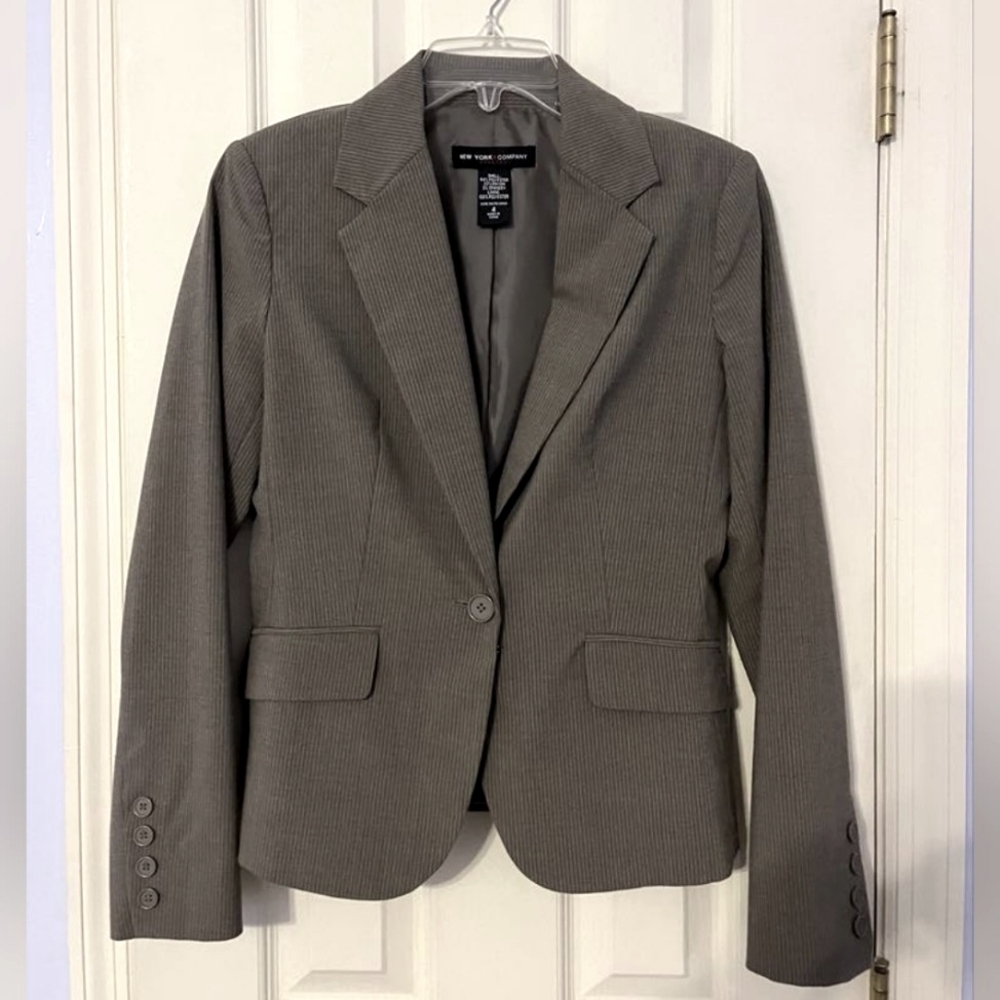 New York & Company tan pinstripe dress suit jacket blazer womens size 4
